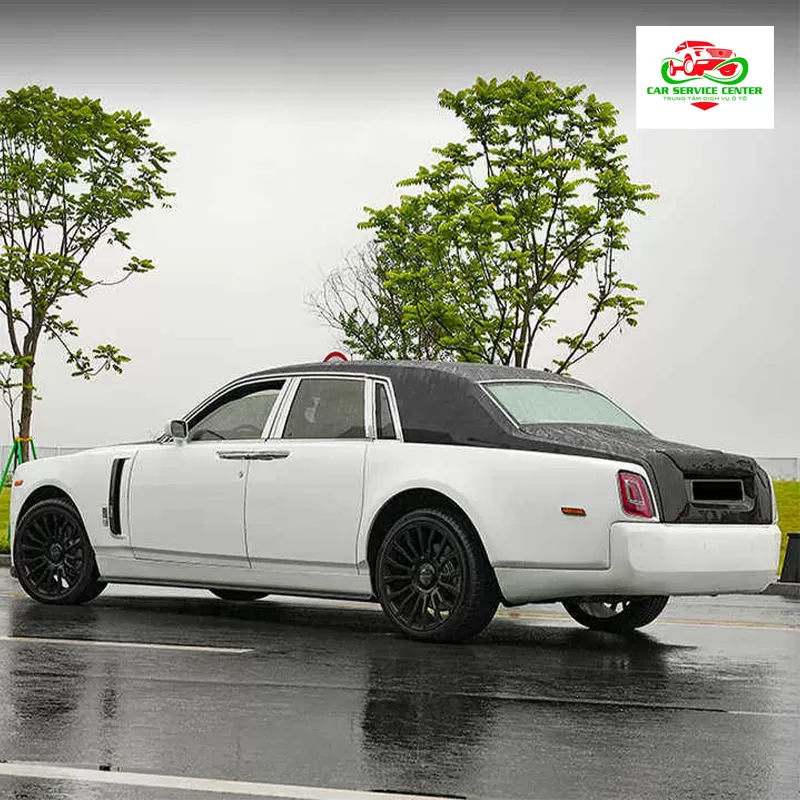 Rolls-Royce Phantom – bộ body kit chất lượng cao gồm cản xe, ốp sườn và nắp capo