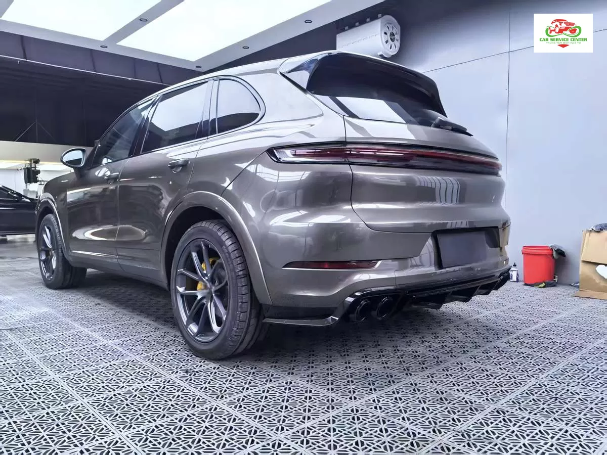Cản trước và sau được chỉnh sửa và nâng cấp cho Porsche Cayenne đời 2014–2017, phù hợp với kiểu dáng Cayenne 2024