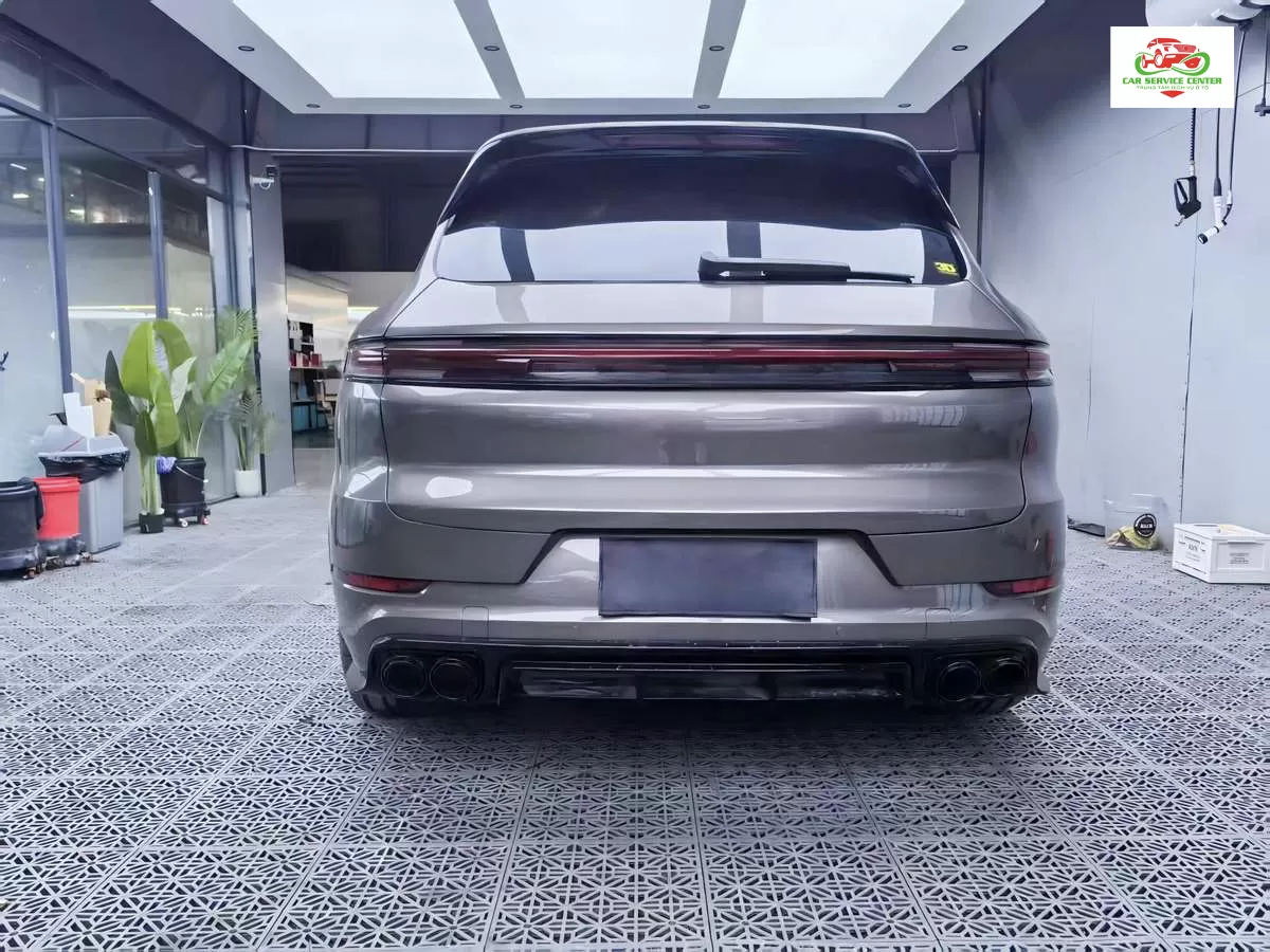 Cản trước và sau được chỉnh sửa và nâng cấp cho Porsche Cayenne đời 2014–2017, phù hợp với kiểu dáng Cayenne 2024